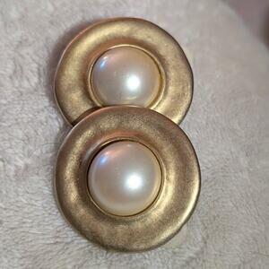 Vintage Erwin PEP Pearl clip-on runway earrings